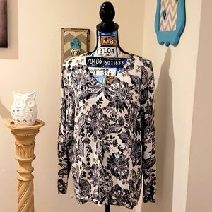 Croft&Barrow Woman's 1X Lightweight Floral Black*White Pattern Sweater